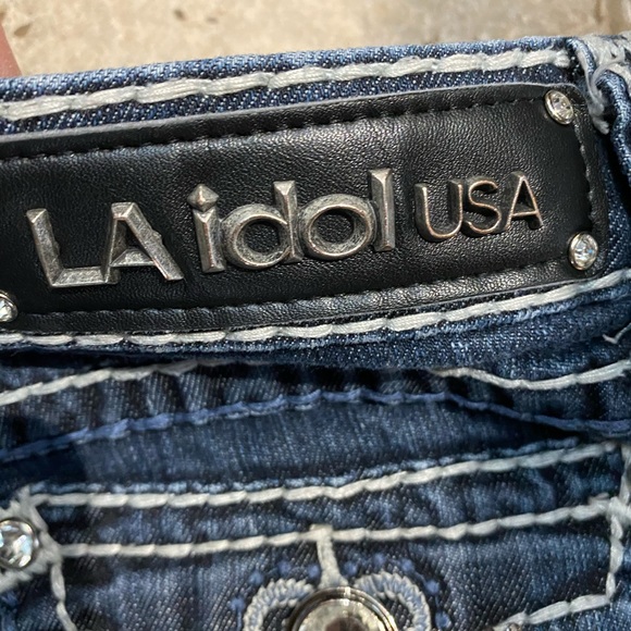 LA IDOL CAPRIS - Picture 5 of 7